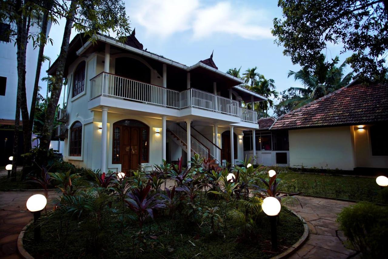Bamboo Lagoon Backwater Front Resort Alappuzha Buitenkant foto