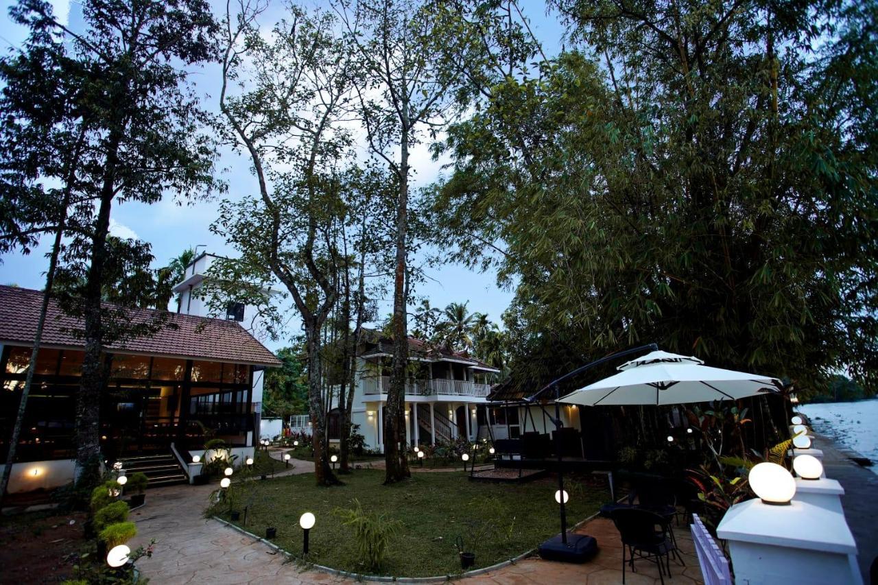Bamboo Lagoon Backwater Front Resort Alappuzha Buitenkant foto