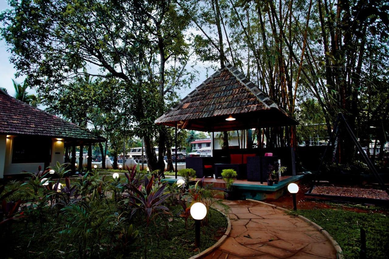 Bamboo Lagoon Backwater Front Resort Alappuzha Buitenkant foto