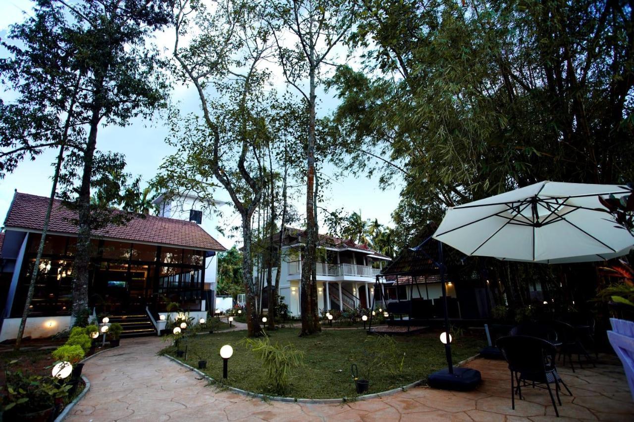 Bamboo Lagoon Backwater Front Resort Alappuzha Buitenkant foto