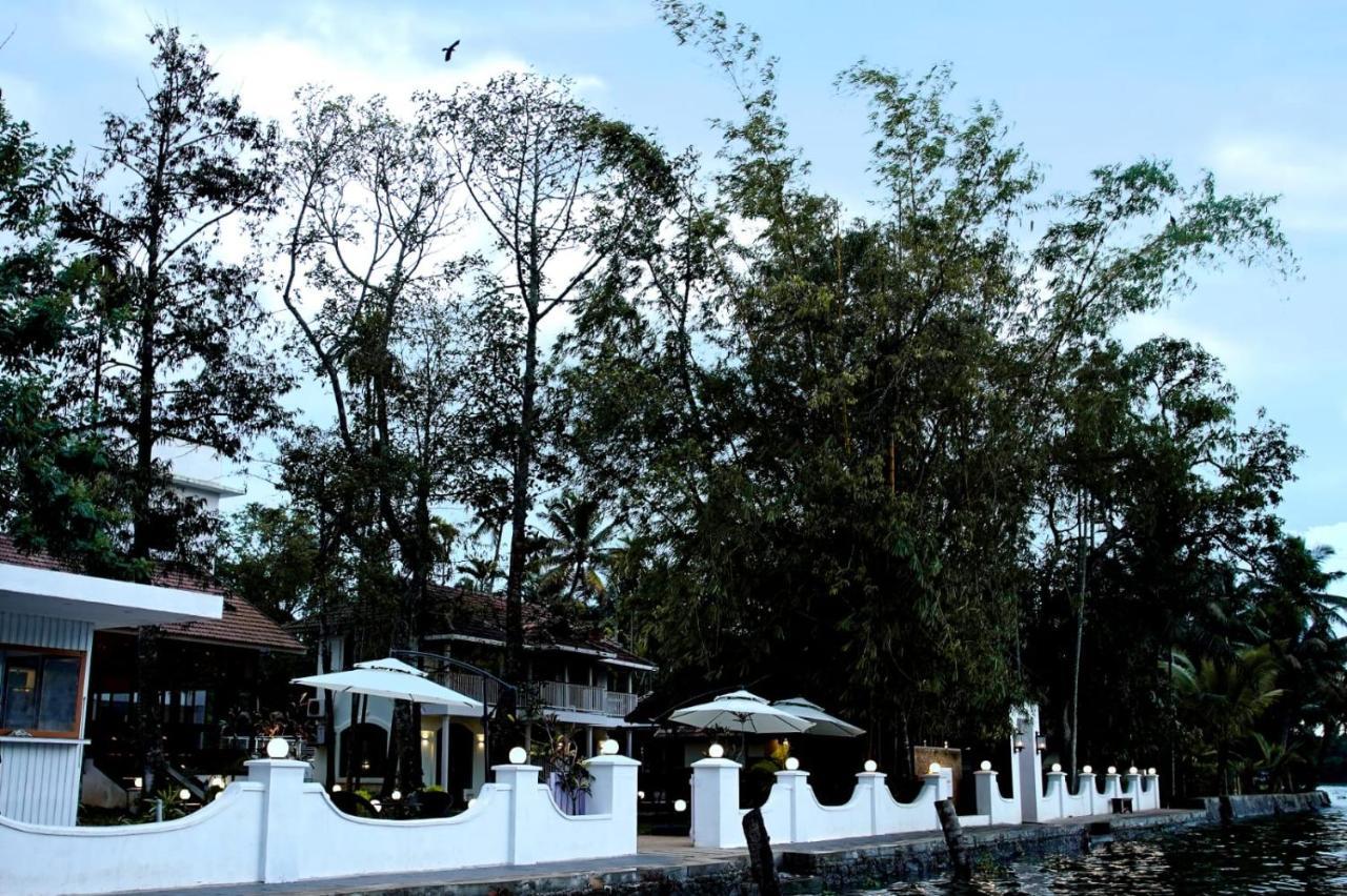 Bamboo Lagoon Backwater Front Resort Alappuzha Buitenkant foto